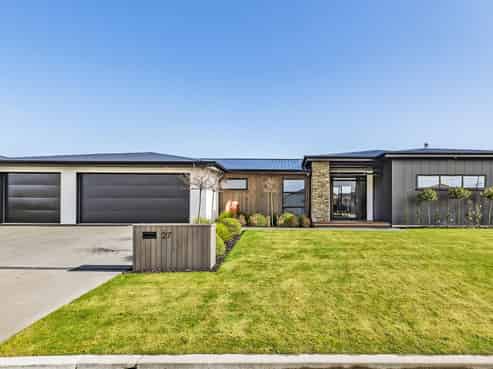 27 Candlesticks Crescent, Lincoln