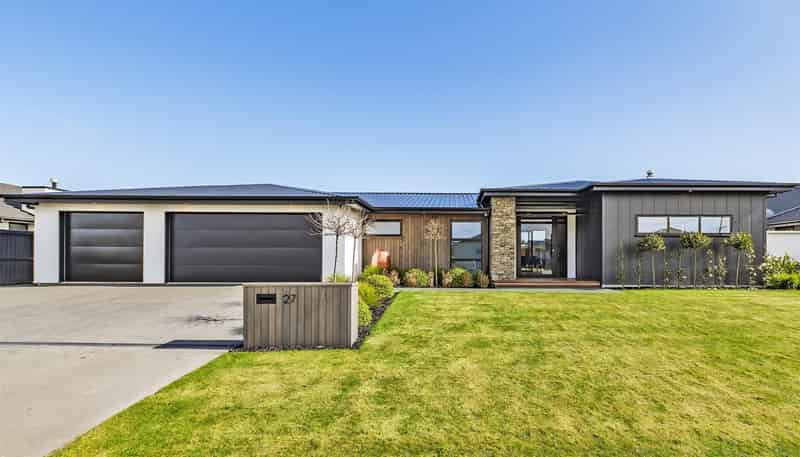  27 Candlesticks Crescent, Lincoln