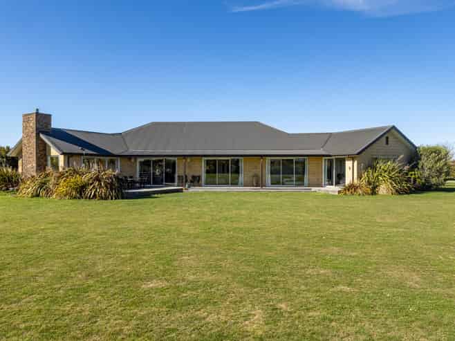 981 Back Track, Ashburton