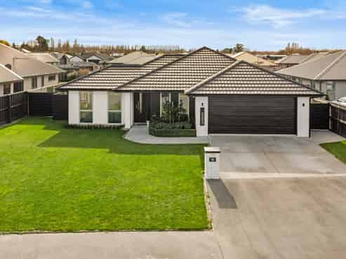 16 Whiteoak Grove, Tinwald