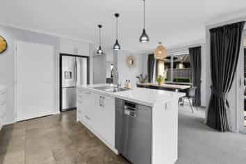 16 Whiteoak Grove, Tinwald