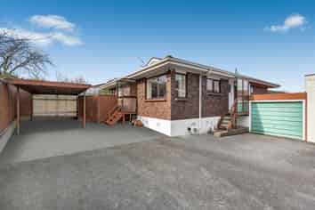 2/126 Botany Road, Botany Downs