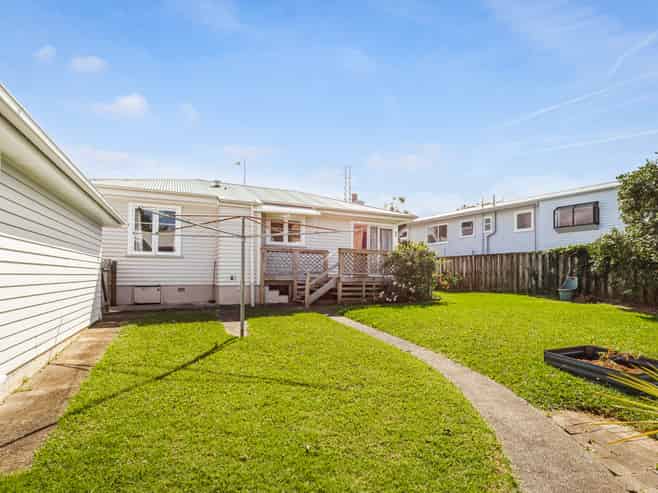 255 Te Atatu Road, Te Atatu South