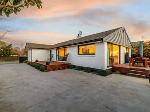 11 Ashbourne Street, Burnside