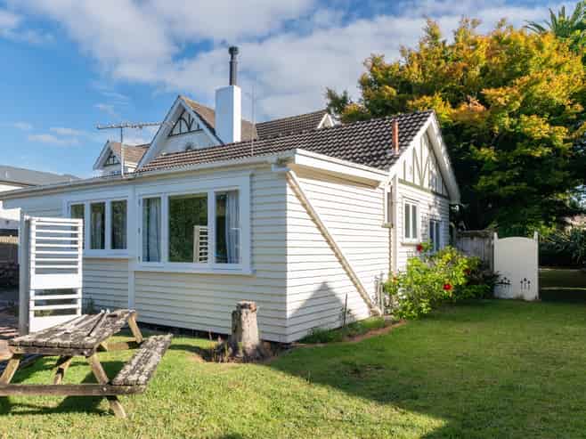 1057A Dominion Road, Mount Roskill