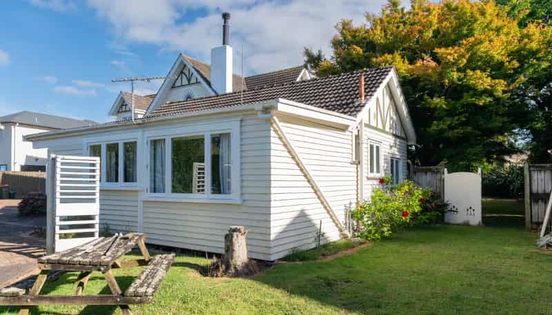 1057A Dominion Road, Mount Roskill