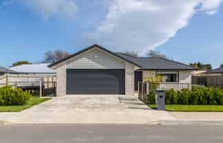 7 Kakariki Crescent, Carterton