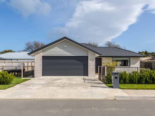 7 Kakariki Crescent, Carterton