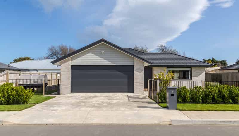 7 Kakariki Crescent, Carterton