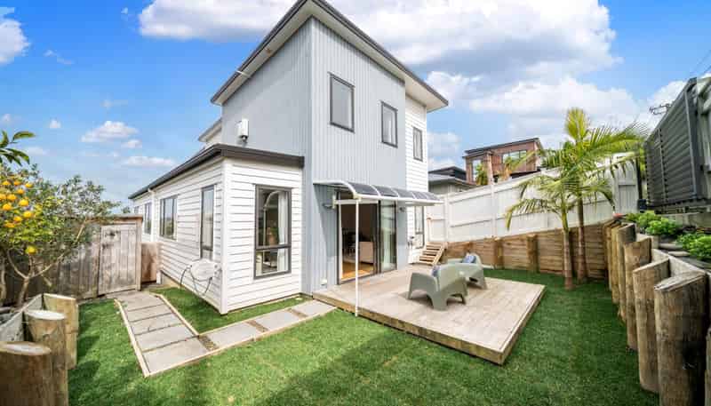 674 East Coast Road, Pinehill