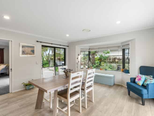 6 Nimmo Avenue West, Waikanae