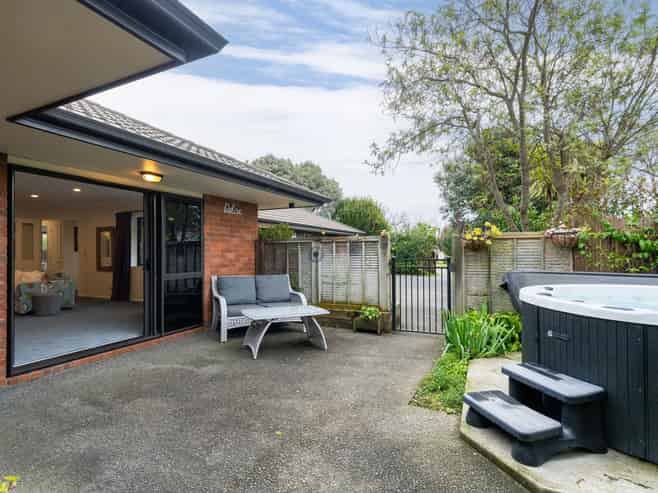 6 Nimmo Avenue West, Waikanae