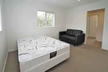1A/4 Hammond Street, Hamilton Central