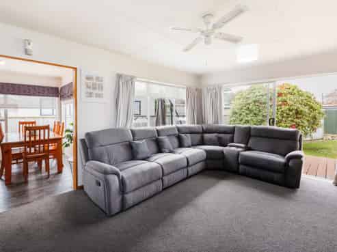 44 Pharazyn Street, Feilding