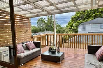 1 Christina Ave, Te Atatu South