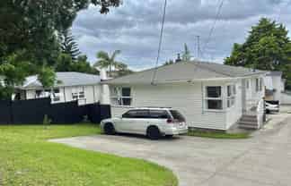 1 Christina Ave, Te Atatu South