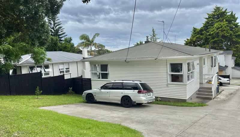 1 Christina Ave, Te Atatu South