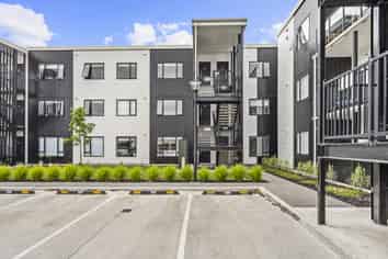 102/17 Vialou Street, Hamilton Central