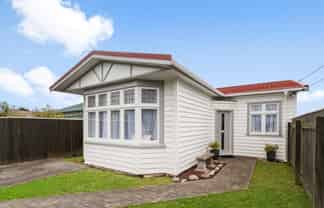 4A Tarawera Road, Johnsonville