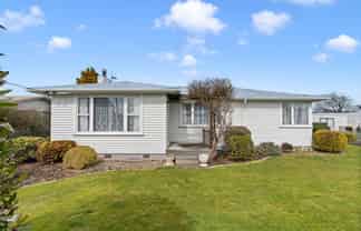 23 Montgomery Place, Lansdowne