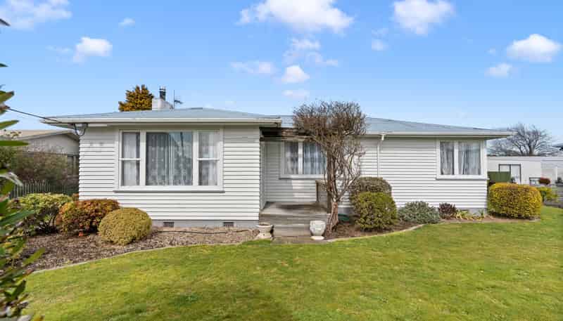 23 Montgomery Place, Lansdowne
