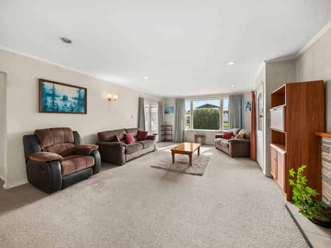 23 Montgomery Place, Lansdowne