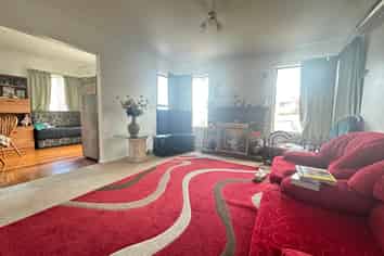 703 Hillsborough Road, Mount Roskill