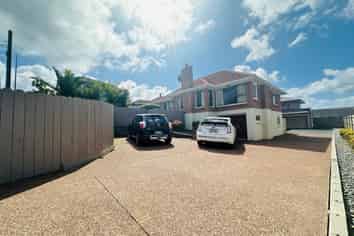 703 Hillsborough Road, Mount Roskill