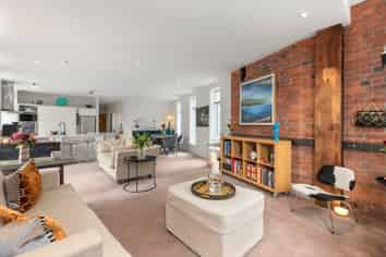 1.14/1 Queens Wharf, Wellington Central