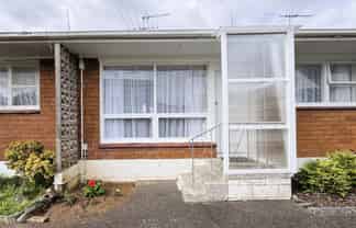 2/104a Victoria Street, Onehunga