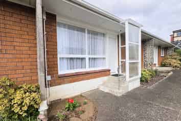 2/104a Victoria Street, Onehunga