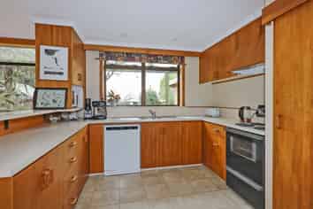1010 Outram Road, Akina