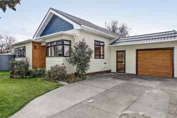 1010 Outram Road, Akina