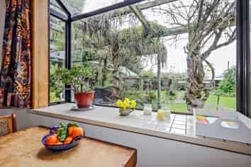1010 Outram Road, Akina