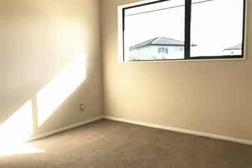 46E Universal Drive, Henderson