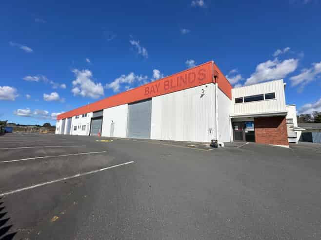 Versatile Greerton warehousing