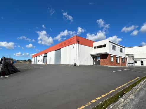 Versatile Greerton warehousing