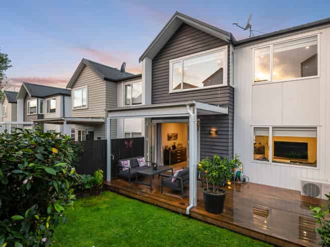 7 Sunview Street, Millwater