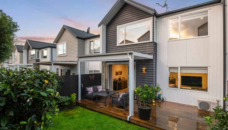 7 Sunview Street, Millwater