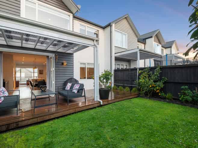 7 Sunview Street, Millwater