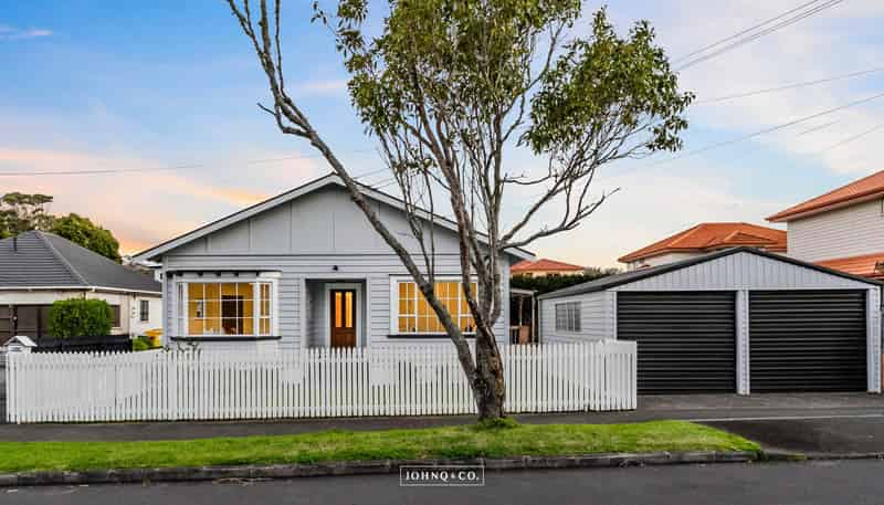 1/137 Abbotts Way, Remuera