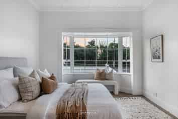 1/137 Abbotts Way, Remuera