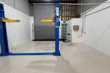 85sqm Warehouse + Hoist - Perfect for Business!