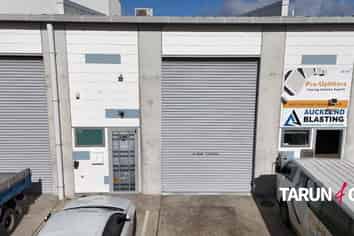 85sqm Warehouse + Hoist - Perfect for Business!