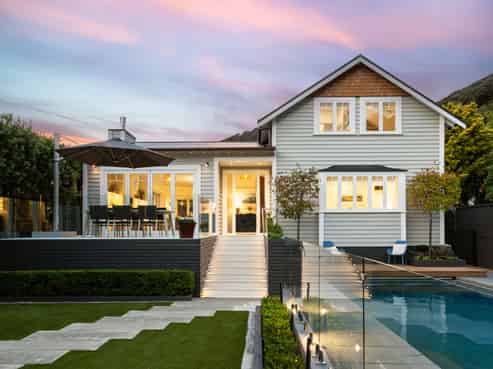 15 Nikau Street, Eastbourne