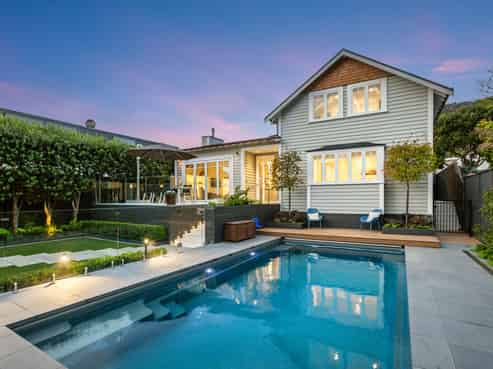 15 Nikau Street, Eastbourne