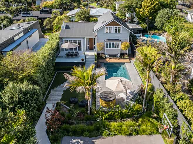 15 Nikau Street, Eastbourne