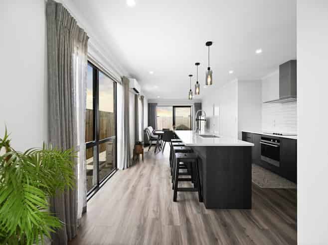 2/10 Bourn Heath Drive, Rototuna
