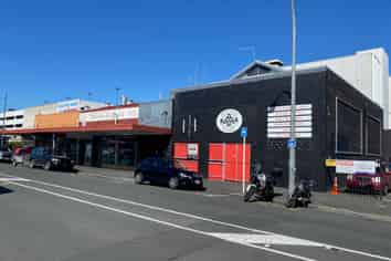 Fantastic Corner Location in Popular Alexandra Str