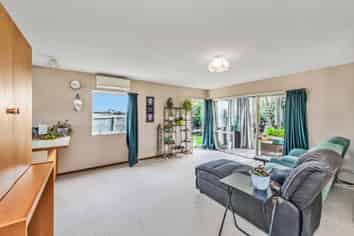 1/16 Spring Place, Leeston